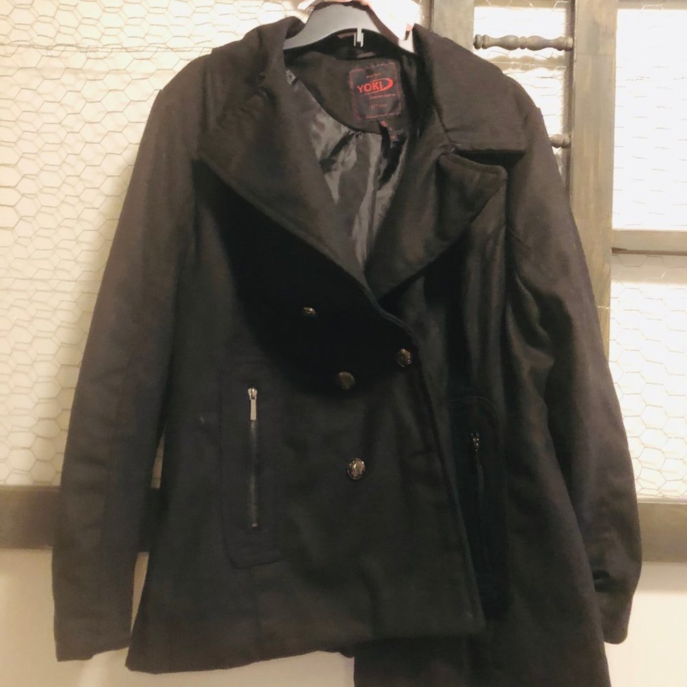 Yoki Black Jacket - Picture 2 of 5